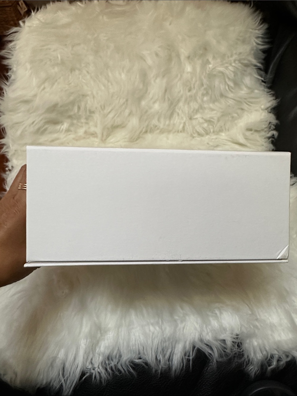 Creed White Gift Box - Picture 7 of 10